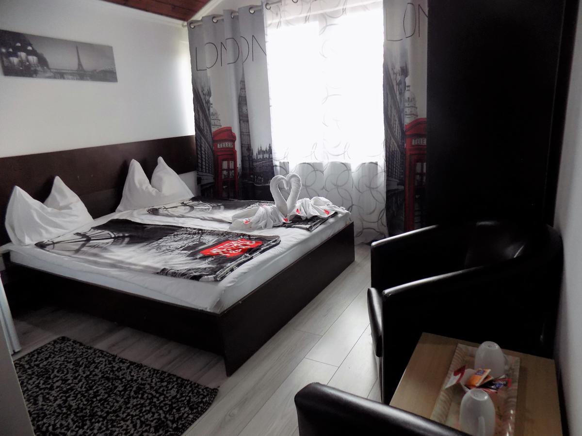Pensiunea Red Rose Apartments Τιμισοάρα Εξωτερικό φωτογραφία